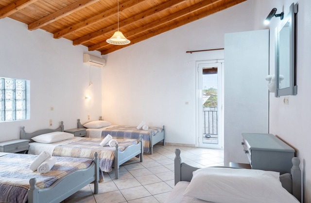 Studio Apartment 'Kavos Panorama 111' with Sea View, Wi-Fi