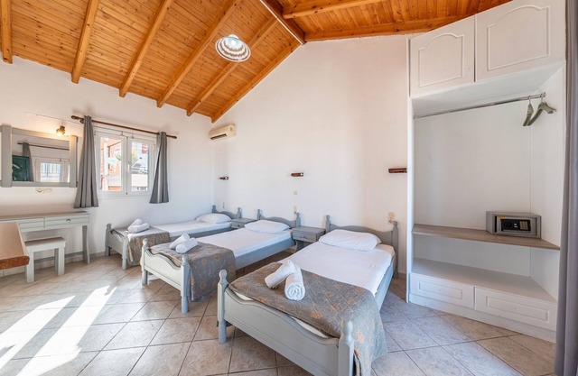 Studio Apartment 'Kavos Panorama 119 ' with Sea View, Wi-Fi