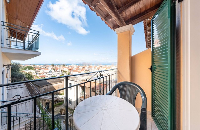 Studio Apartment 'Kavos Panorama Triple 114' with Sea View, Wi-Fi