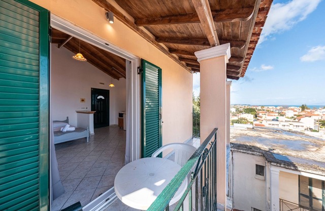 Studio Apartment 'Kavos Panorama 118' with Sea View, Wi-Fi