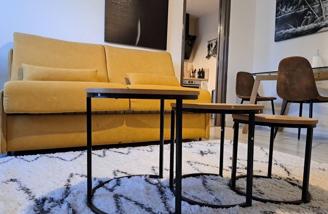 STudio - bright - CLIM - Balcony - Wifi - shared bathroom