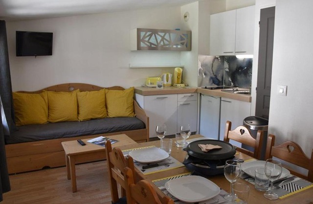 Studio Cabine à Montgenèvre - Face aux Pistes, Wifi, Animaux Acceptés - FR-1-266-131