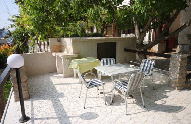 Studio flat with terrace Merag, Cres (AS-7877-a)