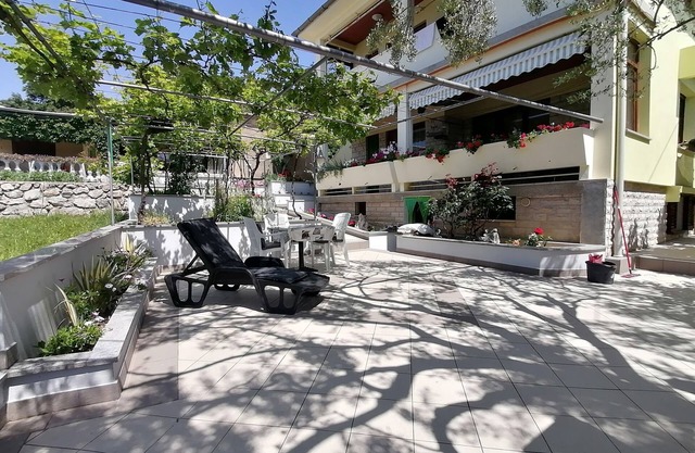 Studio flat with terrace Baška, Krk (AS-22121-a)