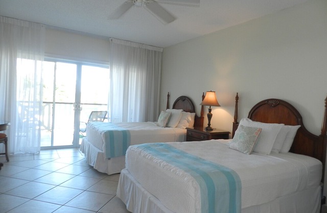 Studio in Beach Front resort, sleeps 4