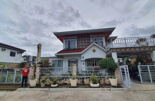 Studio type bed and breakfast with pool