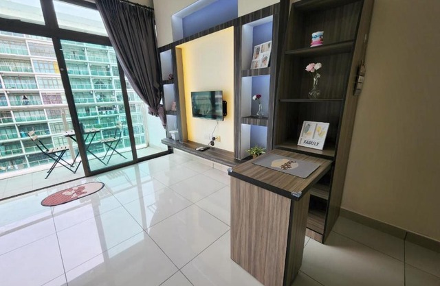 Studio unit balcony Palazio Mount Austin IKEA AEON TOPPEN by GDRAGON HomeStay