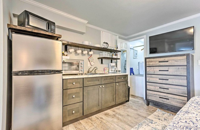 Studio w/Patio Access + View on Lake Junaluska!
