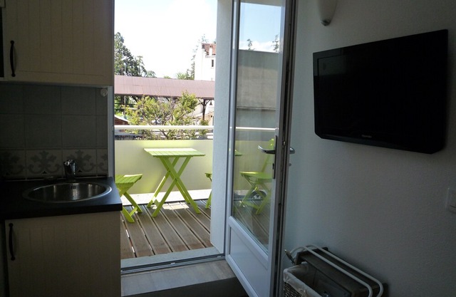 Studio with balcony in the center of Thonon, near the thermal baths, 2 people