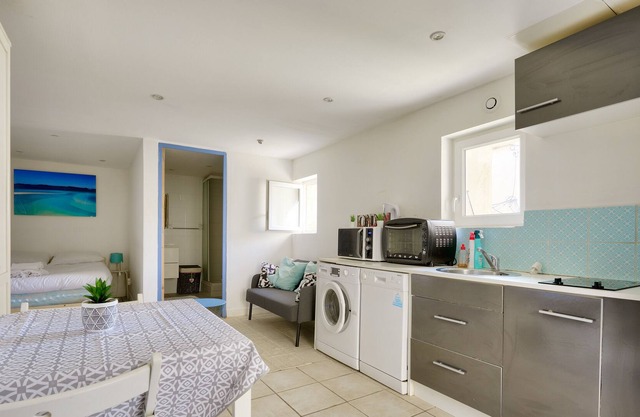 Studio with terrace and parking 5 minutes from the beach