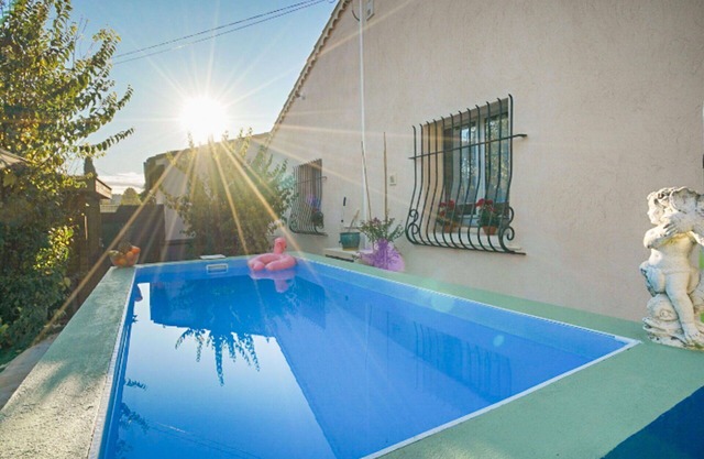 Stunning private villa for 4 people with A/C, private pool, WIFI, TV, terrace and pets allowed
