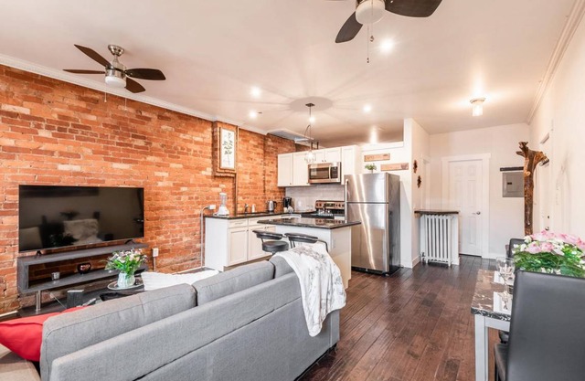 Stunning 1BR - Boutique Apartment - PRIME Location!