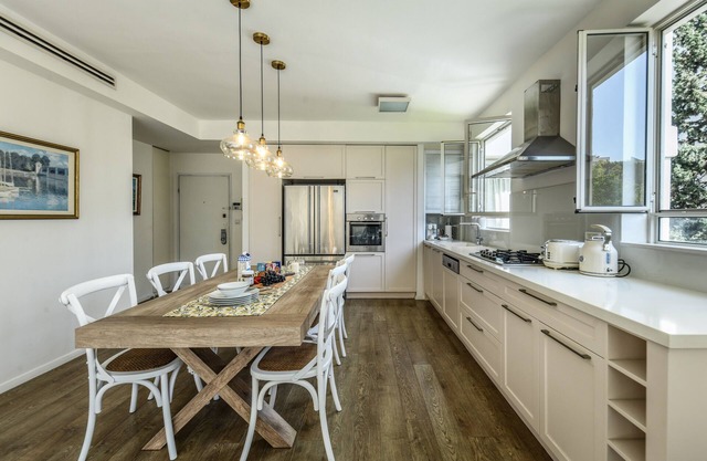 Stunning 2BR Apartment in Beeri