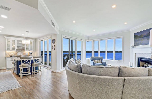 Stunning 3 Bedroom villa with incredible views of the Calibogue Sound!