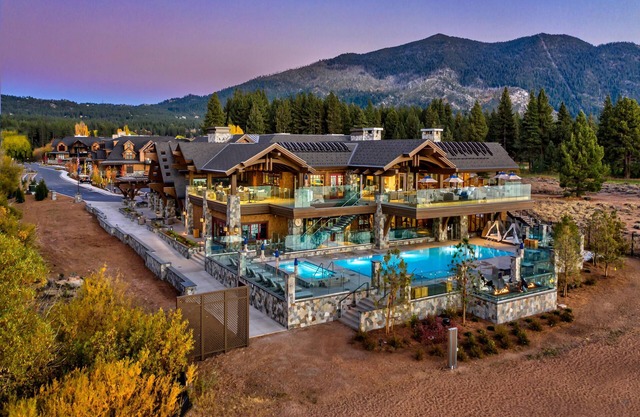 Stunning 3390 sqft, 5 bed, 5 bath Residence in Private Lakefront Community