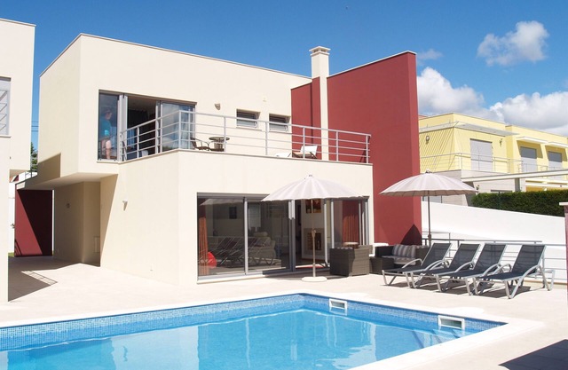 Stunning 5 Bedroom Modern Villa with Pool & Free WiFi.