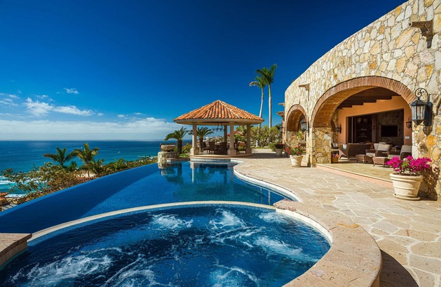 Stunning 6BR Luxury Villa