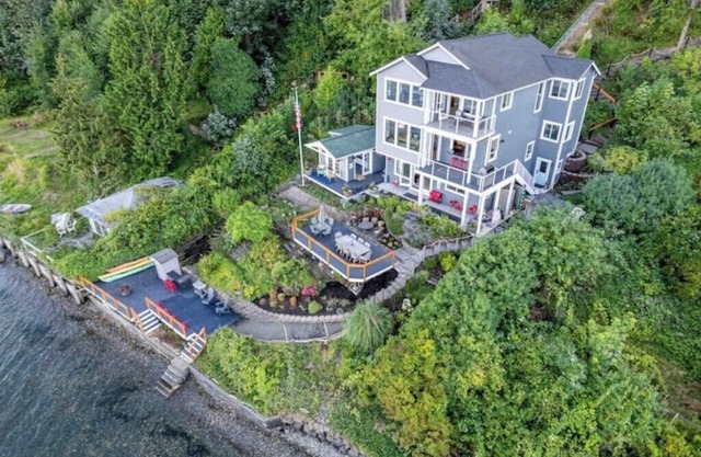 Stunning beachfront getaway!