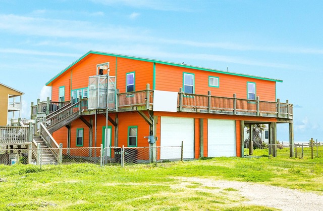 Stunning | Beachfront | Cargo Lift | Fenced Yard