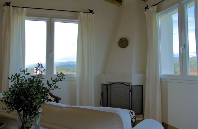 Stunning cottages with private pool, vineyard and breathtaking views