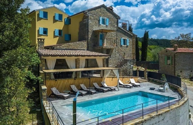 Stunning cozy Casa Jovanin with private pool near Buzet