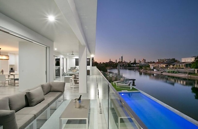 STUNNING DESIGNER HOME – Exceptional Quality