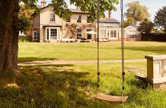 Stunning Georgian Home in heart of The Norfolk Broads Sleeps 10.