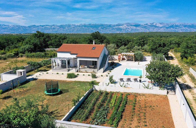 Stunning home in Vrsi with WiFi