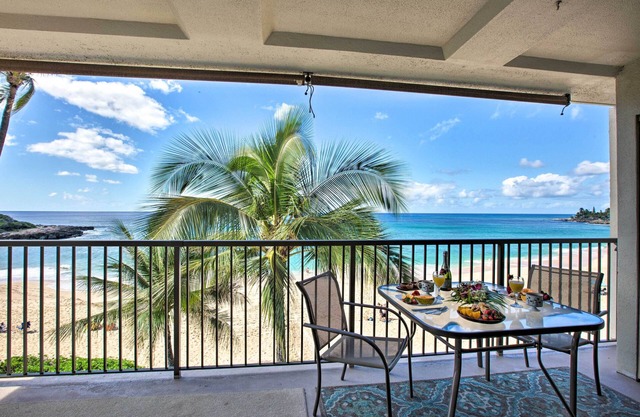Stunning Makaha Condo w/Pool Access + Ocean View!