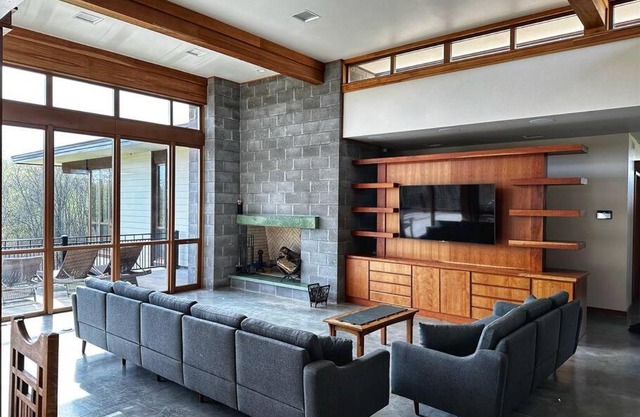 Stunning Mid-Cent Modern Retreat Comfy Beds Grove Quiet Setting Boat Parking