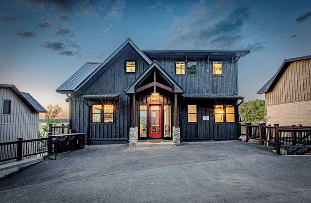 Stunning Mtn Cabin on Lake w/2 Stry Dock, Indoor Pool, Hot Tub, and Arcade Room