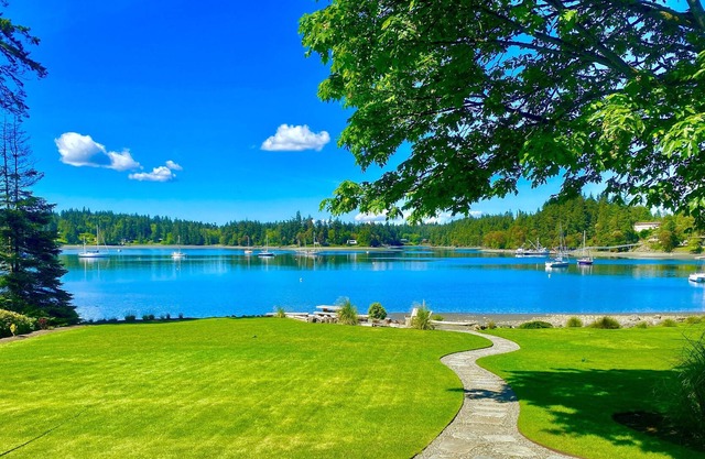 Stunning No Bank Waterfront Home On Mats Mats Bay