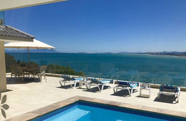 Stunning ocean and harbour views with Private pool