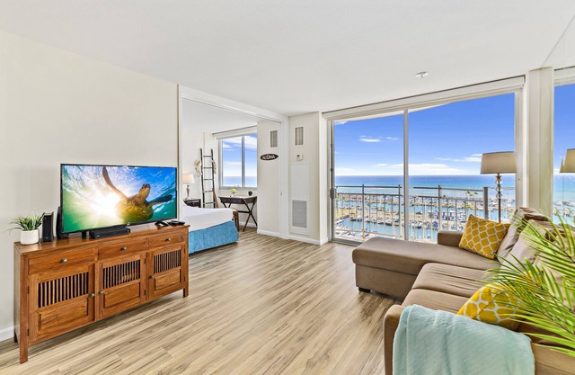 Stunning Ocean View at Ilikai Marina in Waikiki