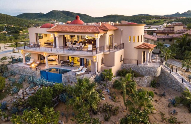 Stunning Oceanview villa! Golf gated community, Minutes to beautiful beach