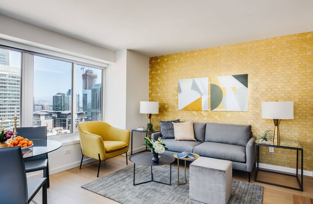 Stunning One Bedroom in Luxury SoMa Building