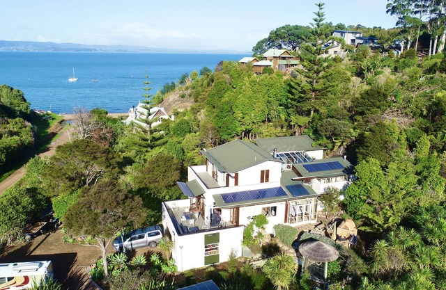 Stunning Otakawhe Bay Beach Peaceful Sanctuary Orapiu, 80m flat walk to beach