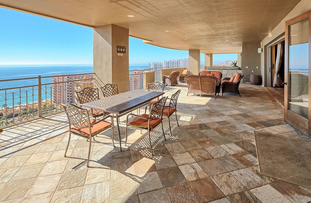 STUNNING PREMIUM PENTHOUSE at Bella Sirena has PANORAMIC VIEWS. 4B/4.5B-12 ppl