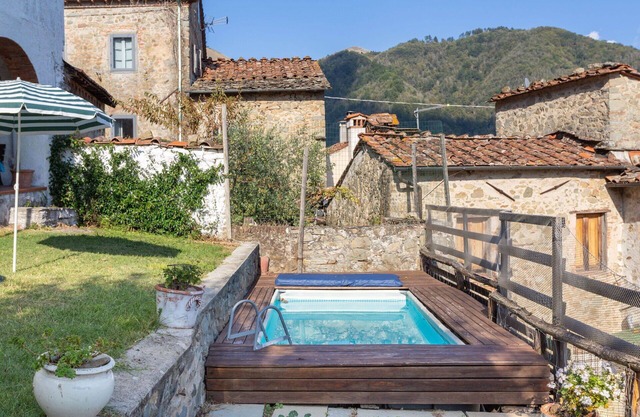 Stunning private villa with private pool, WIFI, sauna, TV, terrace, pets allowed and panoramic v.