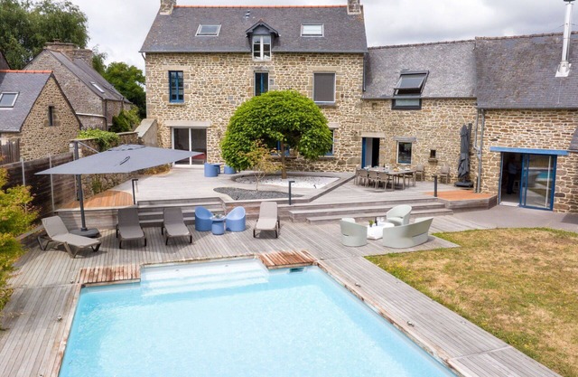 Stunning private villa for 12 guests with WIFI, private pool, TV and terrace