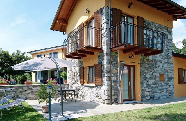 Stunning private villa for 4 people with WIFI, TV, terrace, pets allowed and parking