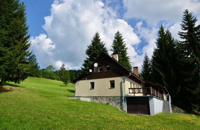 Stunning private villa for 12 people with WIFI, TV, terrace, pets allowed and panoramic view