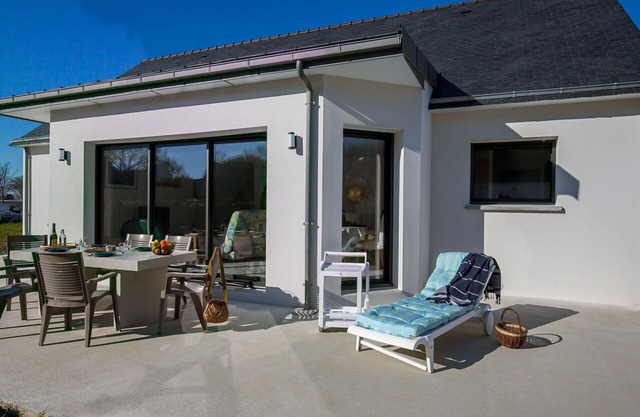 Stunning private villa for 4 guests with WIFI, TV, terrace and pets allowed