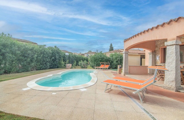 Stunning private villa for 8 guests with A/C, internet, private pool, TV and parking