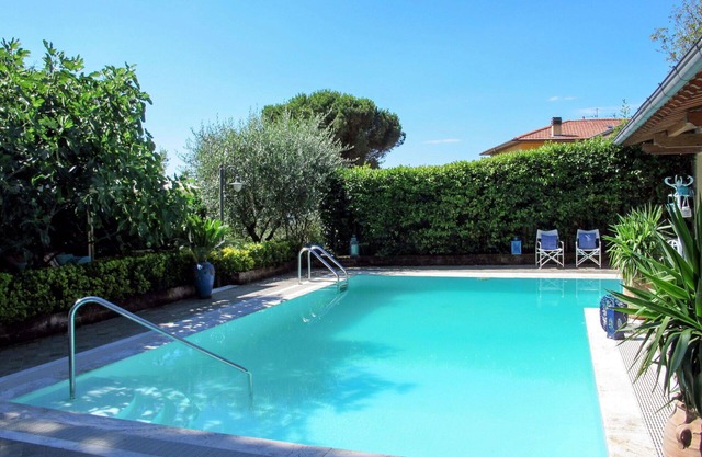 Stunning private villa for 9 guests with private pool, A/C, WIFI, TV, patio and pets allowed