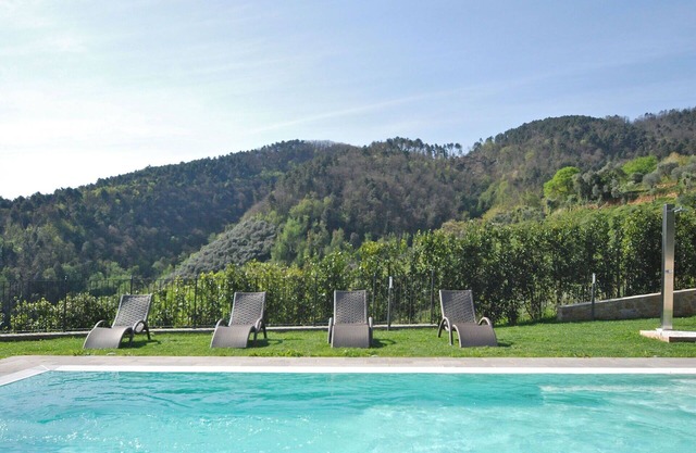 Stunning private villa with private pool, A/C, WIFI, TV, terrace and panoramic view, close to Lu.