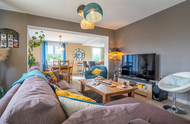 Stunning private villa for 6 guests with WIFI, TV, patio and pets allowed