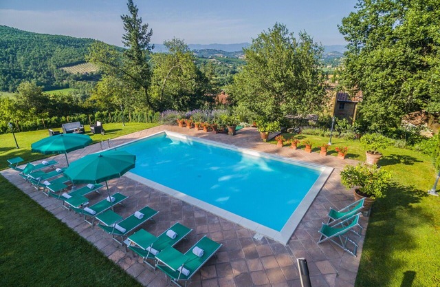 Stunning private villa with private pool, WIFI, A/C, hot tub, TV, patio and panoramic view