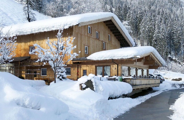 Stunning private villa for 20 people with WIFI, TV and terrace