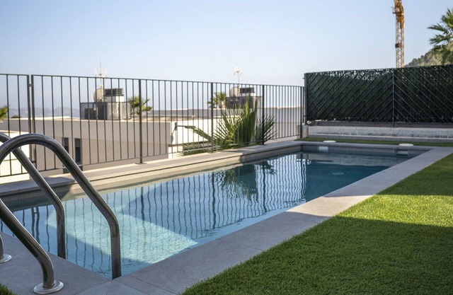 Stunning private villa for 6 guests with WIFI, A/C, private pool, TV and patio